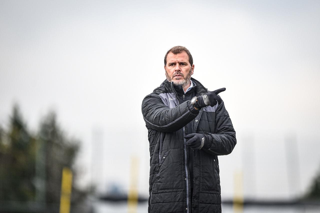 João Henriques diz que adiamentos têm prejudicado «ritmo competitivo» do Vitória SC