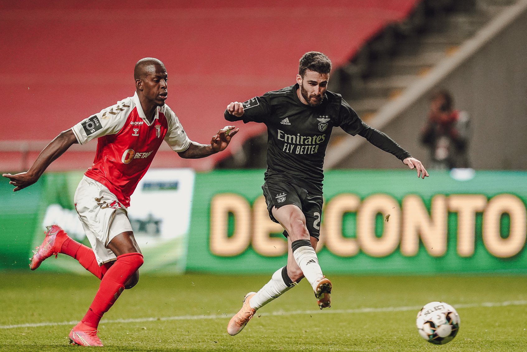 Benfica vence SC Braga na pedreira e sobe ao pódio