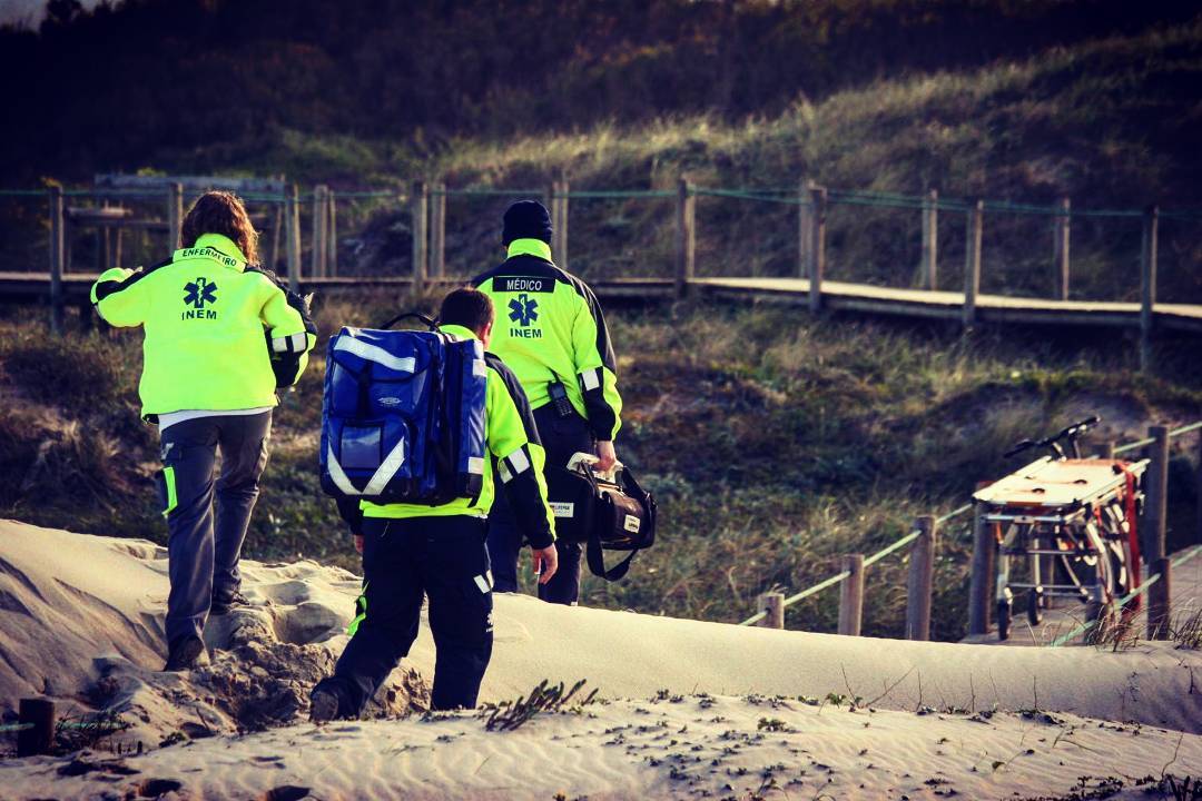 Ferido após escorregar nas rochas em praia de Viana do Castelo