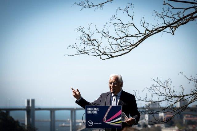 António Costa frisa que vacina da AstraZeneca foi suspensa por «mera precaução»
