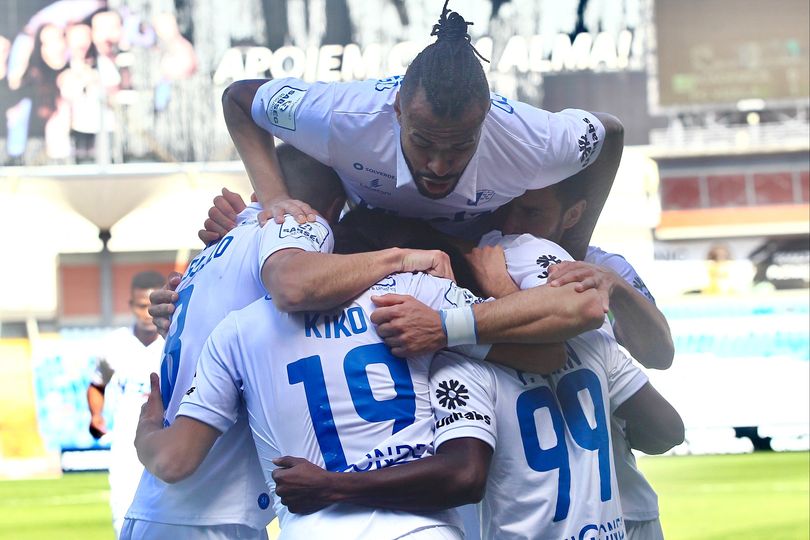 FC Vizela venceu em Coimbra e está na luta pela subida à I Liga