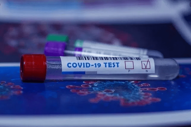 Teste negativo deixa de ser obrigatório nas fronteiras para quem tem certificado