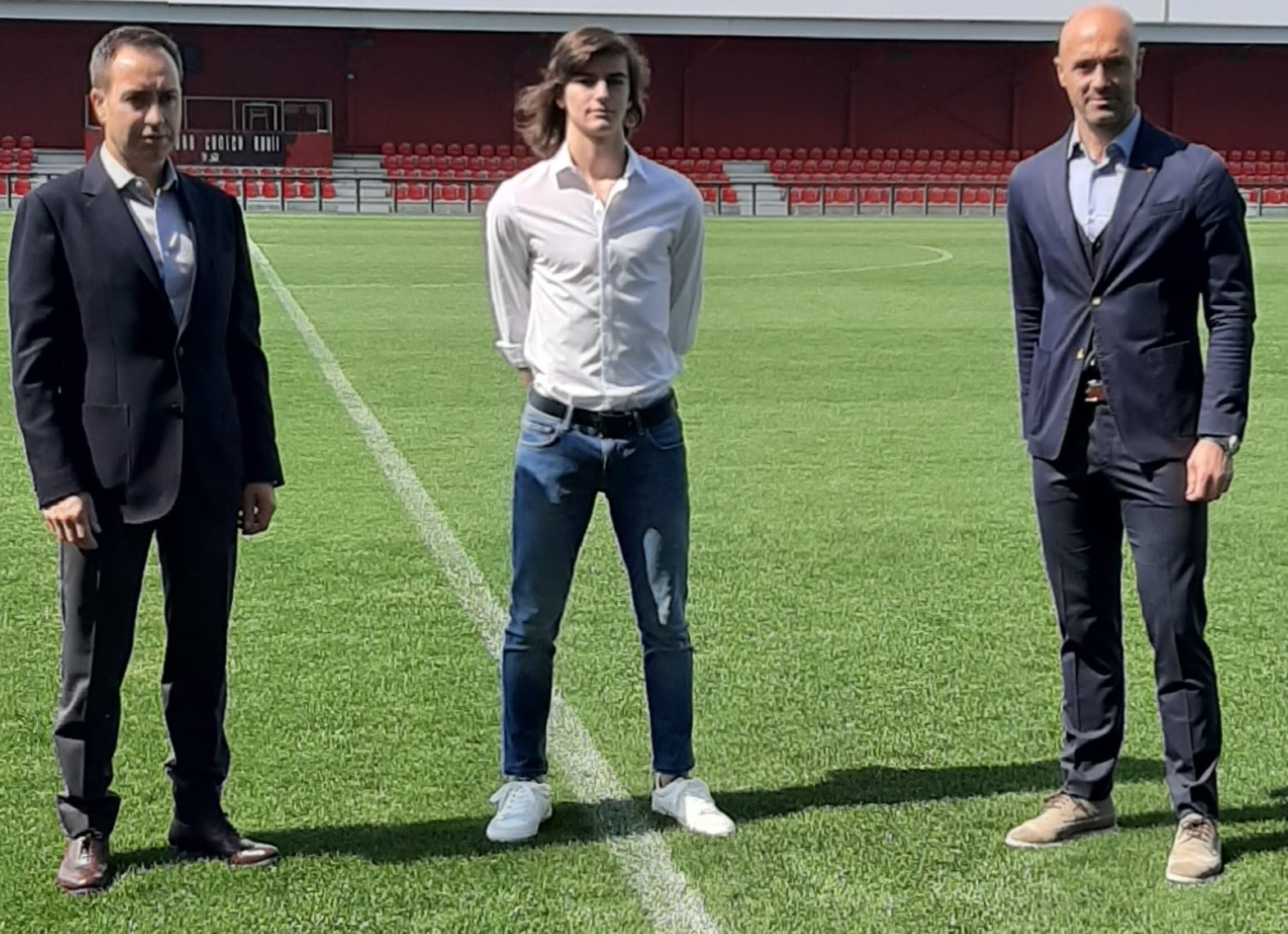 João Vasconcelos assina contrato profissional com o SC Braga