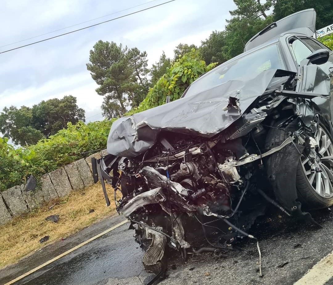 Monção: Um ferido grave entre as vítimas de acidente na EN202 - Diário do Minho