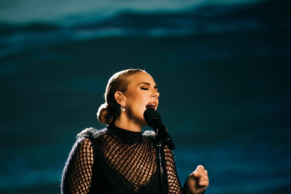 Adele é a grande vencedora da 42.ª edição dos BRIT Awards