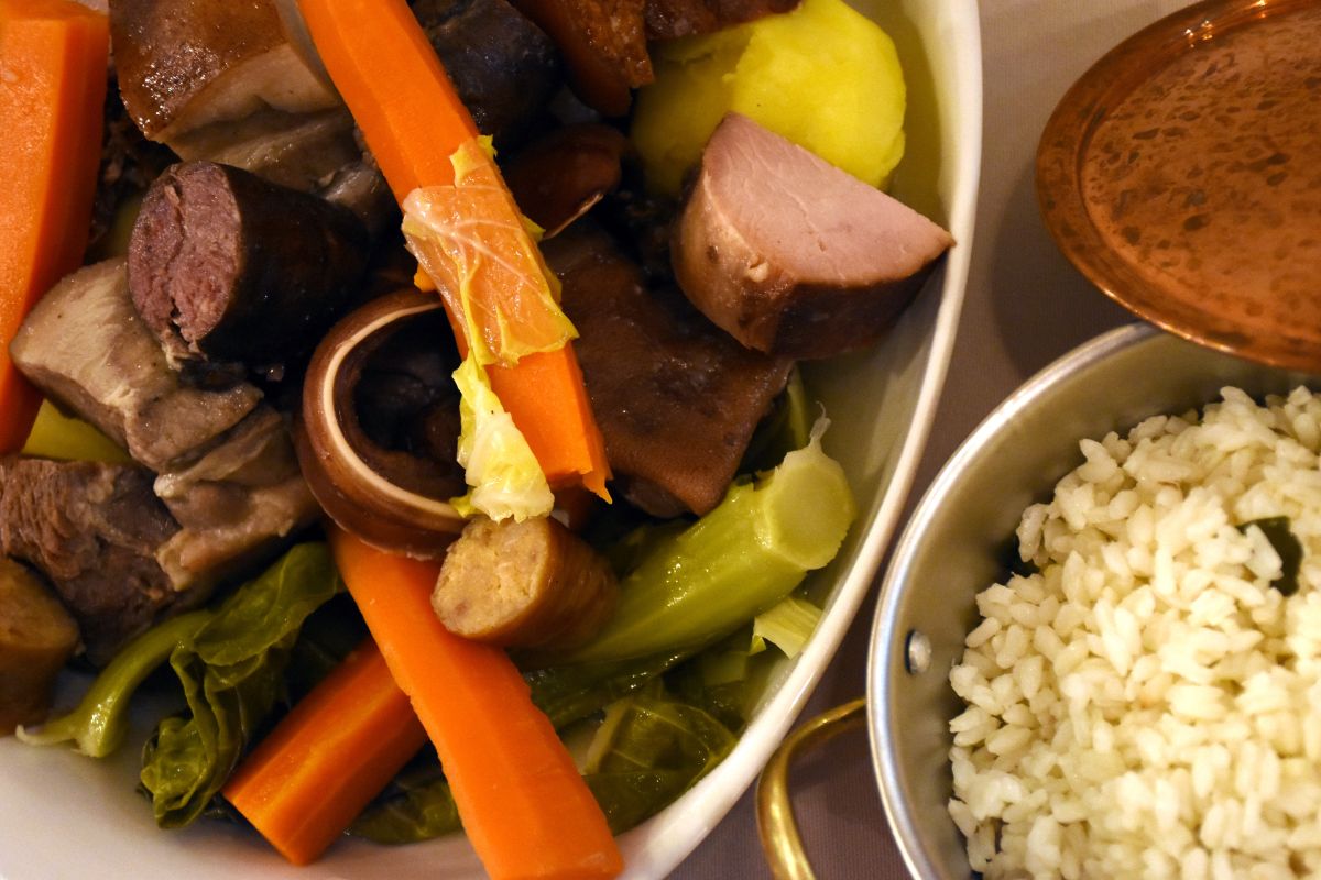 Famalicão serve Cozido à Portuguesa à mesa de sete restaurantes