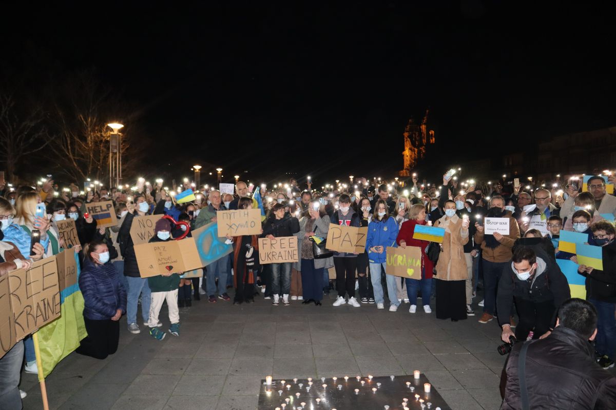 Braga uniu-se em vigília solidária para com a Ucrânia e condenação da agressão russa