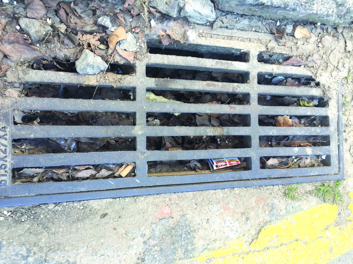 É favor desobstruir a passagem