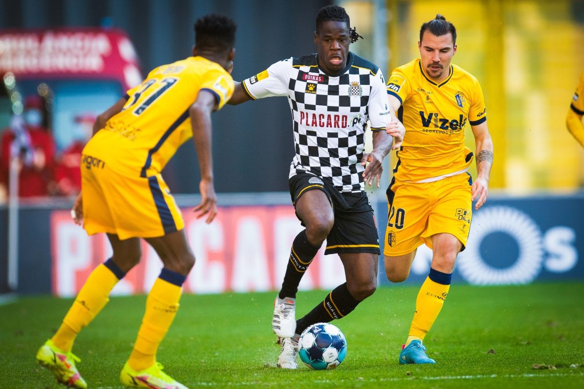 Boavista falha penálti aos 90+11 e empata na receção ao FC Vizela