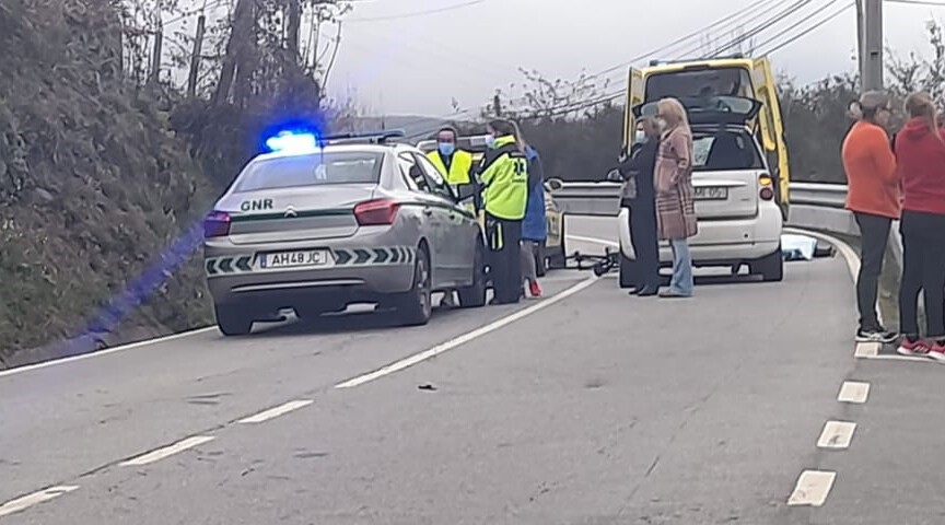 Colisão entre ciclista e um carro faz um morto em Guimarães
