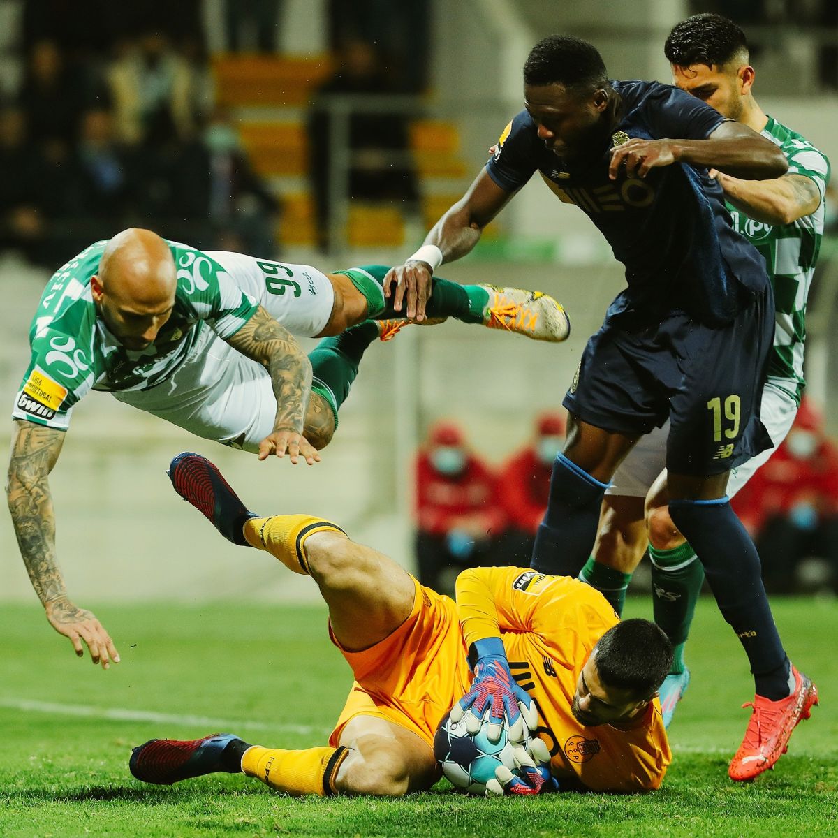 Moreirense atira-se à arbitragem do jogo com FC Porto