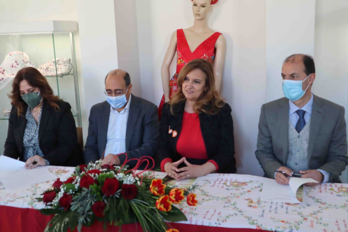 Vila Verde volta a desfilar moda inspirada nos lenços de namorados