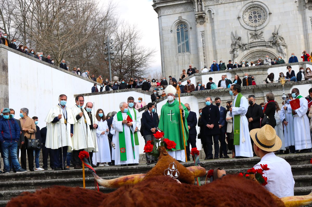 Arcebispo de Braga reforça apelo à paz no dia do santinho do povo