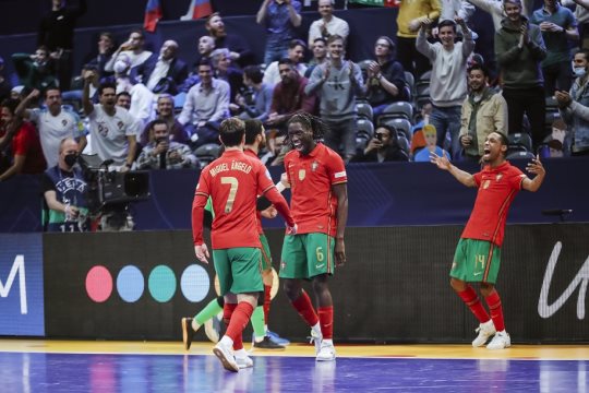 Portugal dá a volta à Espanha e apura-se para a final do Europeu