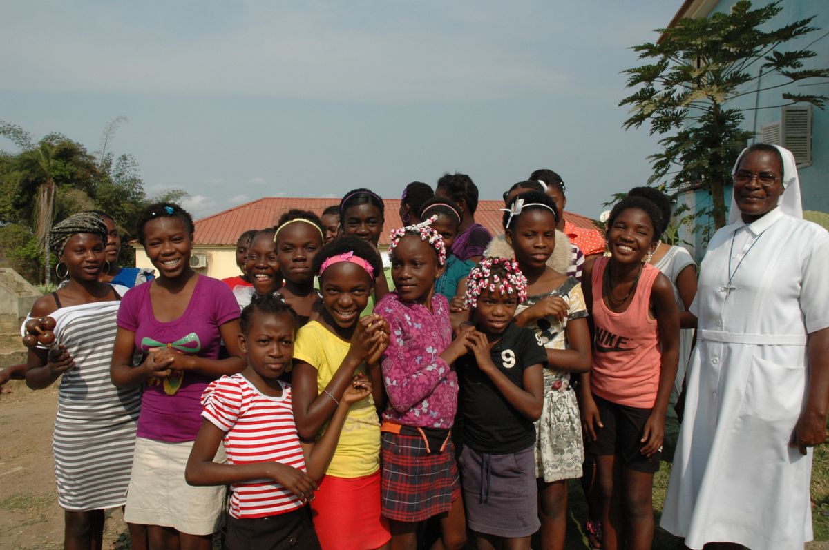 Angola, por um futuro melhor...