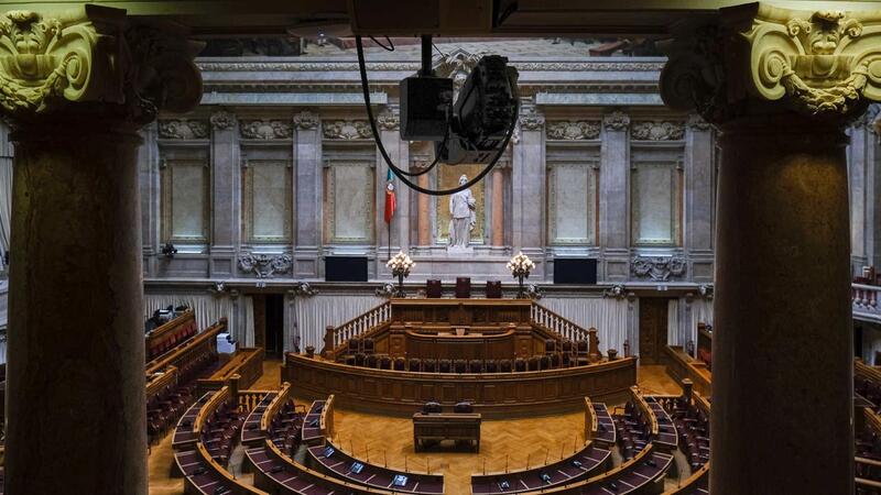 XV legislatura começa hoje com eleição do novo presidente da AR e acolhimento dos deputados