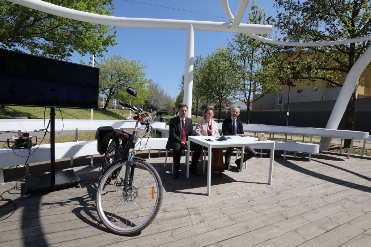 Município promove nova cultura de mobilidade trocando quilómetros em bicicleta por 'vouchers' para gastar em lojas