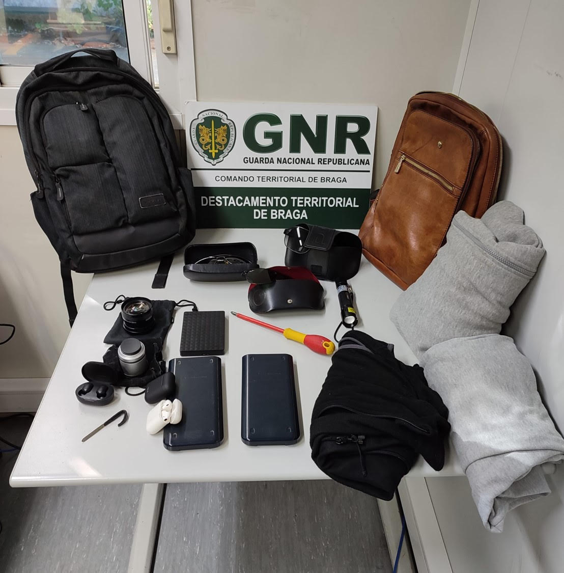 GNR detém homem por furto e recupera diverso material