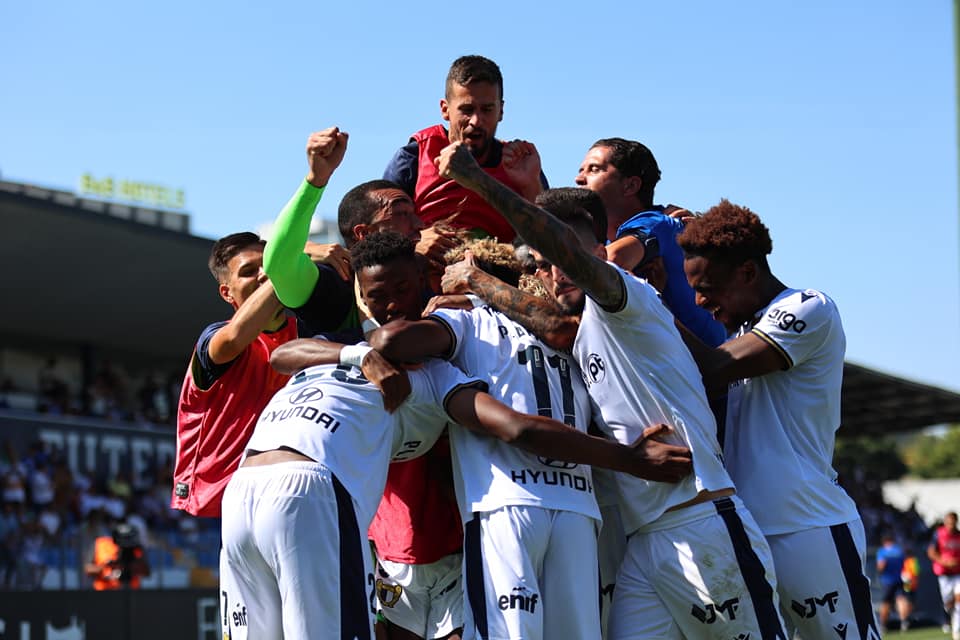 FC Famalicão alcança primeira vitória
