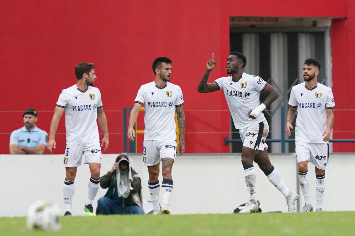 Famalicão elimina Trofense da Taça graças a golo artístico de Puma Rodríguez