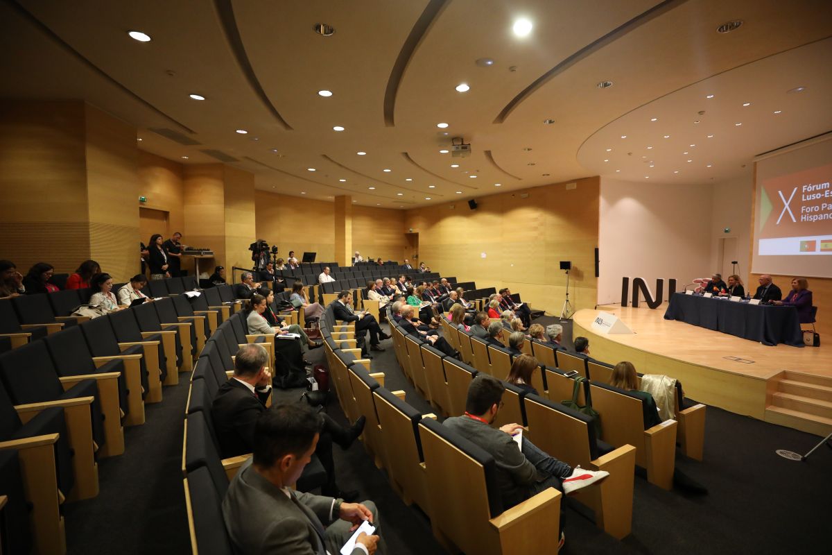 Parlamentos de Portugal e Espanha vincam importância da colaboração peninsular