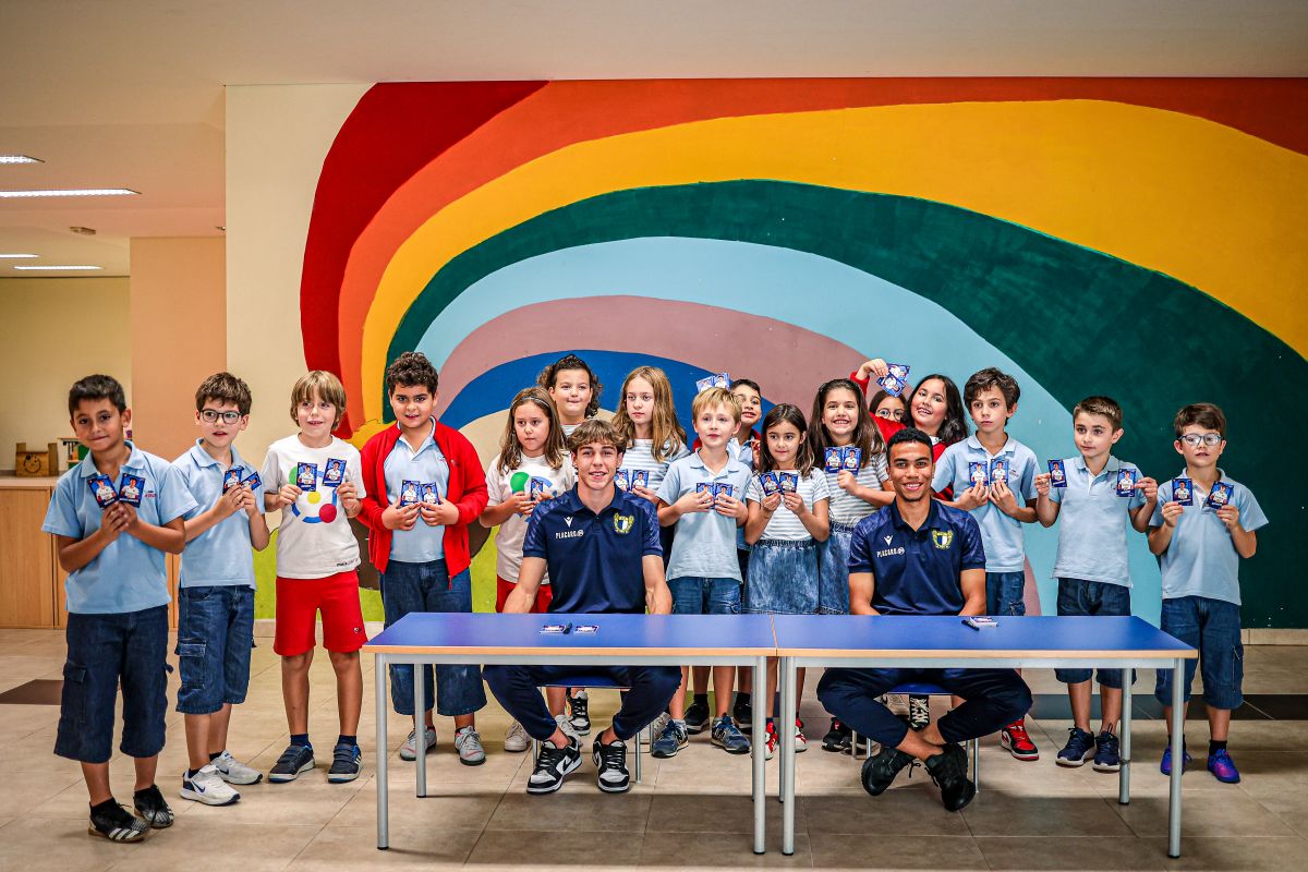 FC Famalicão. Gustavos levaram sorrisos à Escola Mais Plural