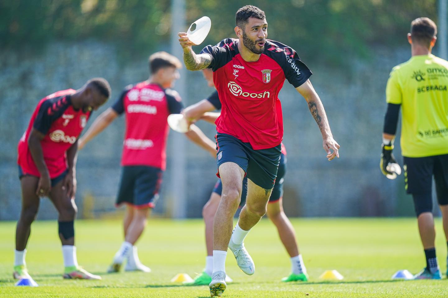 Vítor Tormena perto do jogo 100