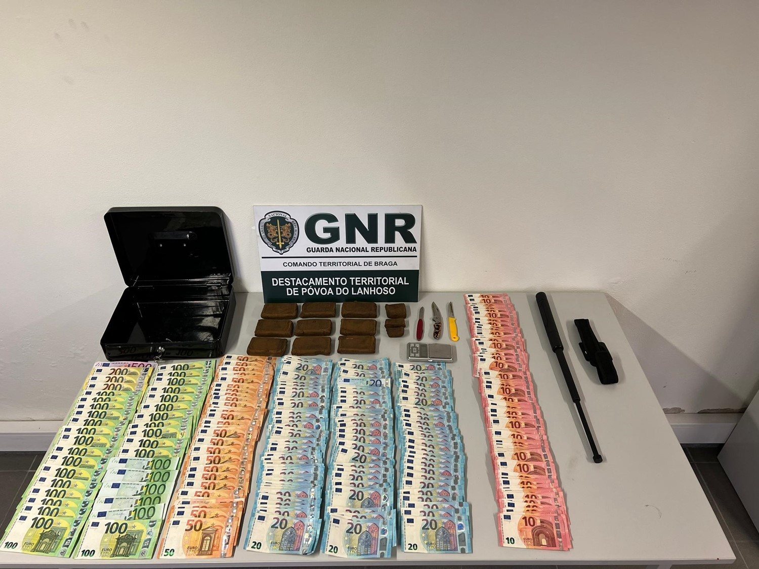 GNR detém suspeito de tráfico e apreende quase duas mil doses de haxixe