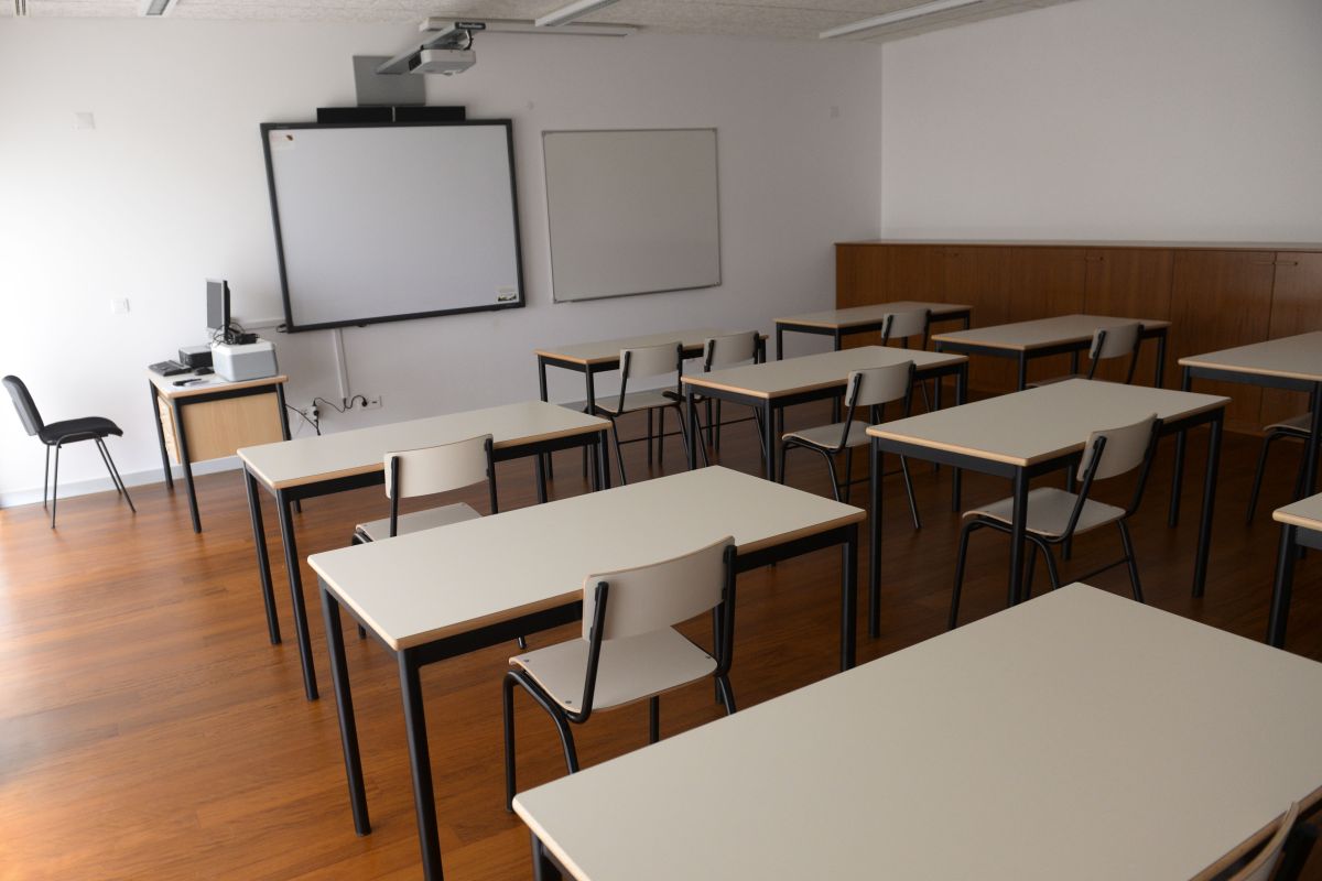 Sindicato de professores convoca greve a partir de 9 de dezembro