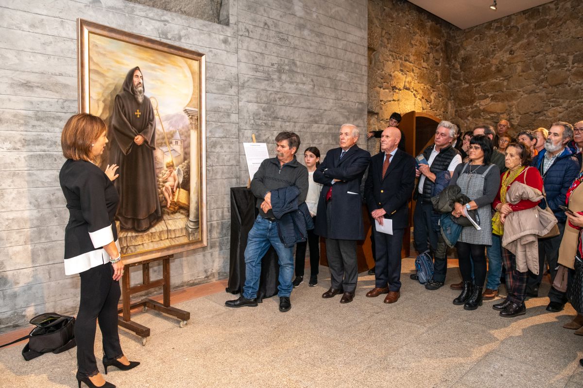 Pintora galega homenageia S. Frutuoso com exposição no Museu Pio XII