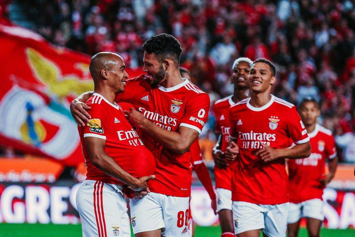 Líder Benfica vence Gil Vicente e mantém Porto a oito pontos