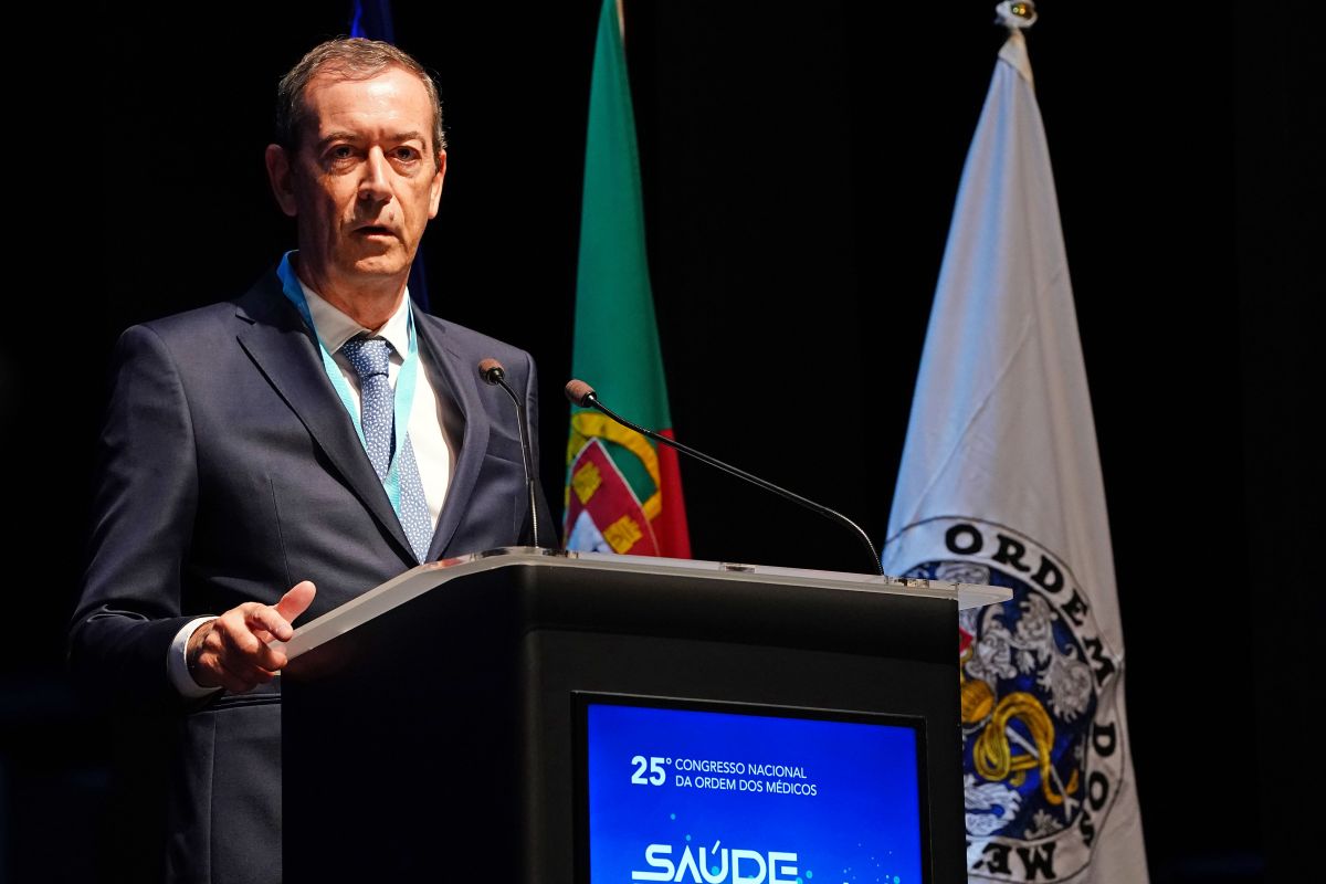 Bastonário da Ordem dos Médicos prioriza combate às desigualdades sociais na saúde