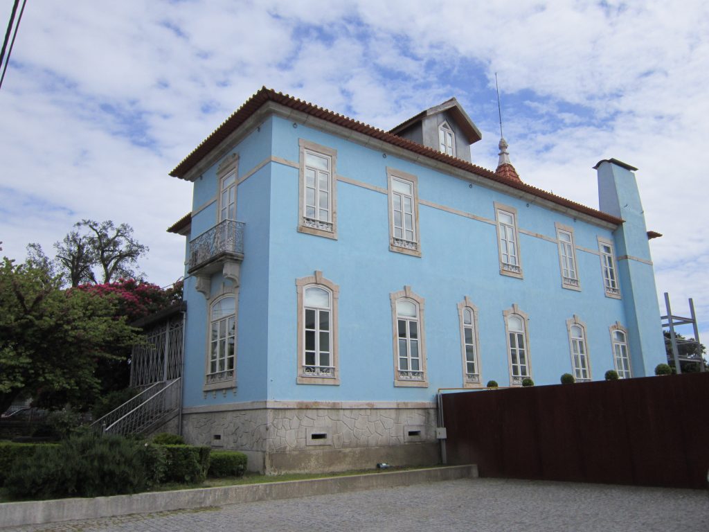 Colégio João Paulo II vai apoiar 250 famílias com energia mais barata