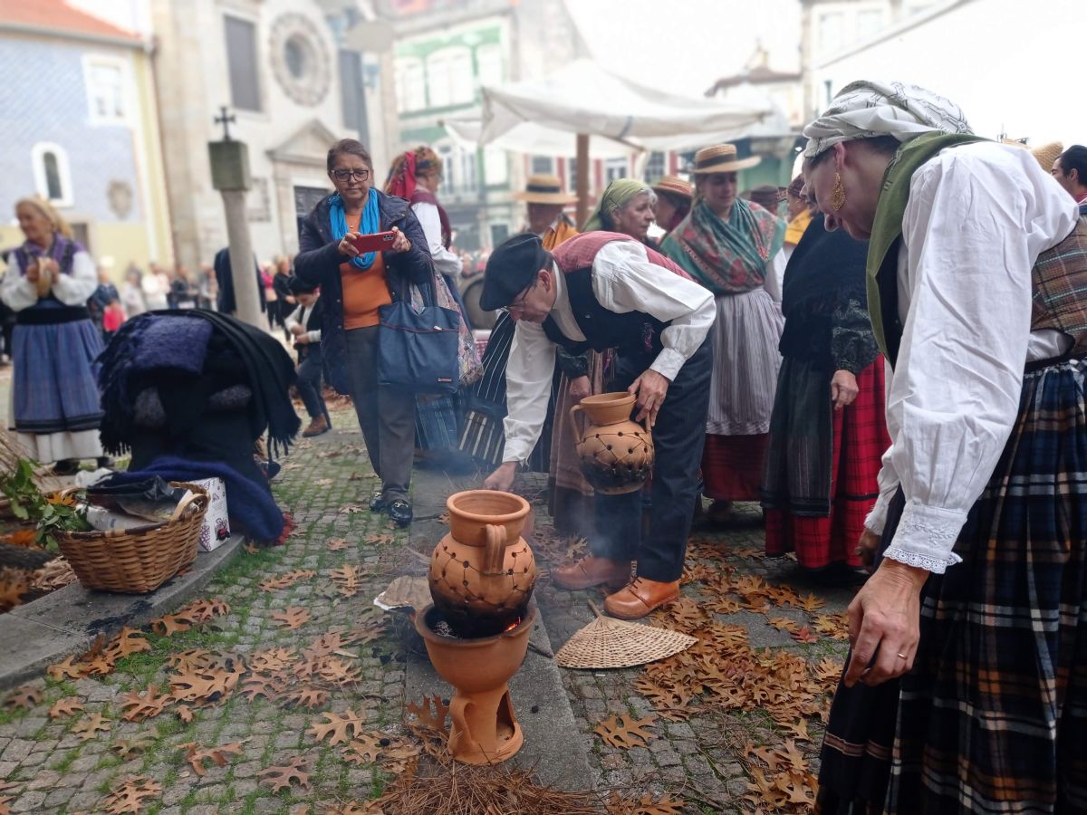 Rusga de S. Vicente “desceu” ao Terreiro e centenas de pessoas estiveram a assistir