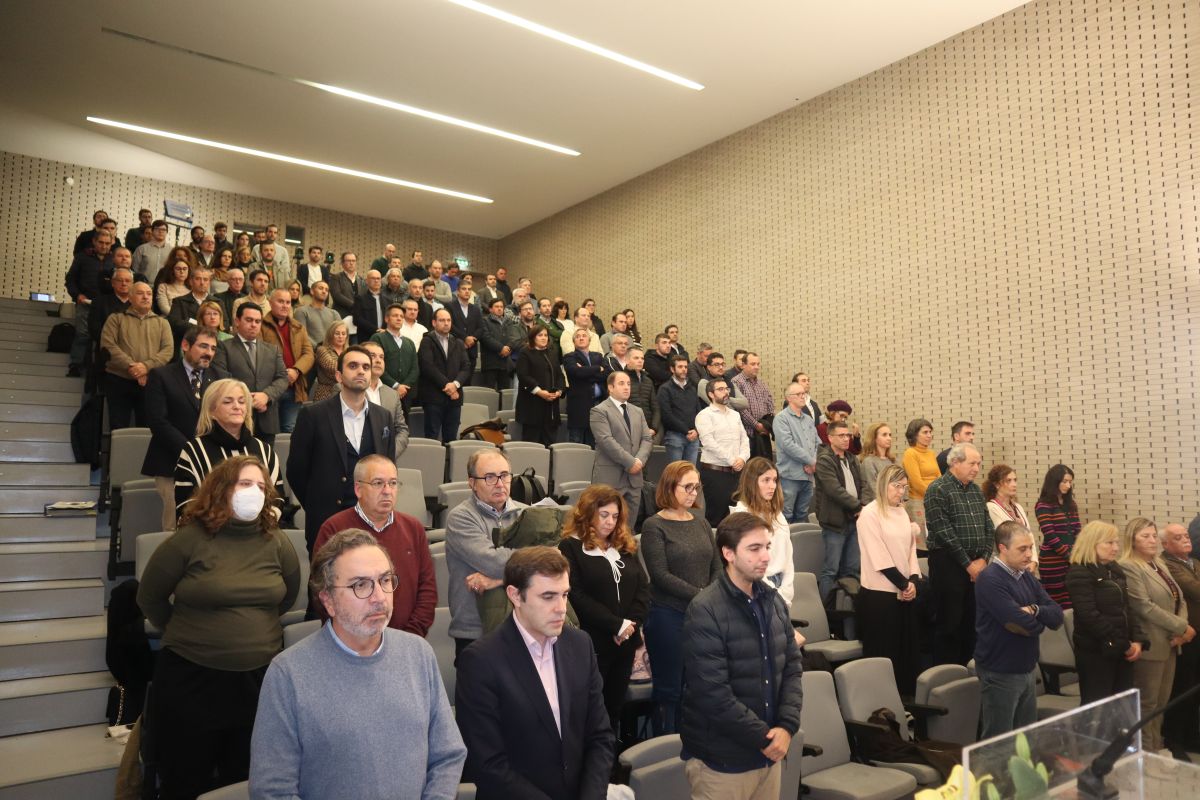 Absoluto silêncio e unanimidade no voto de pesar por João Pires