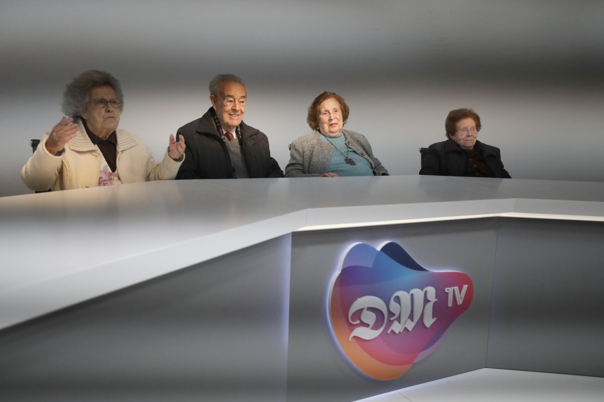 Idosos do felizMENTElar visitaram estúdio da DMTV