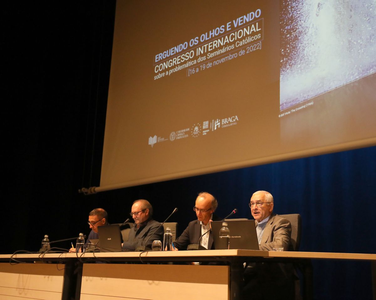 Futuro dos seminários implica mudança e capacidade de adaptação do paradigma