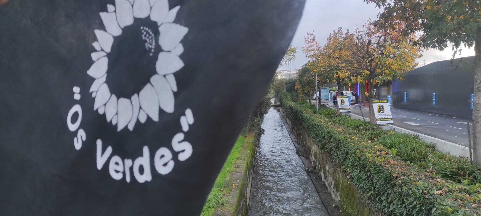 Os Verdes assinalam bandeira negra em defesa do rio Pelhe