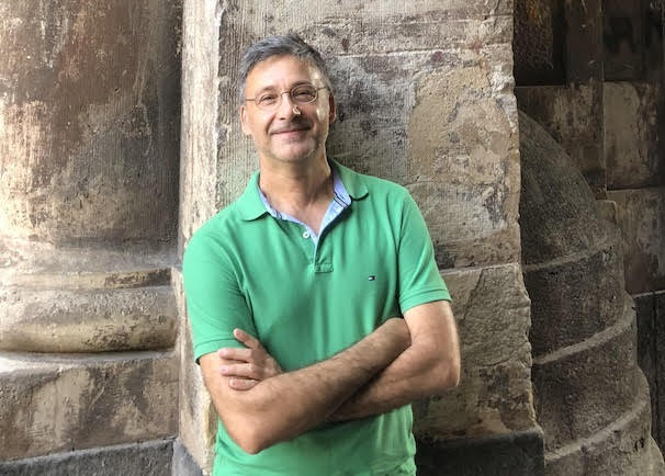 Professor lança livro sobre mulheres na Química