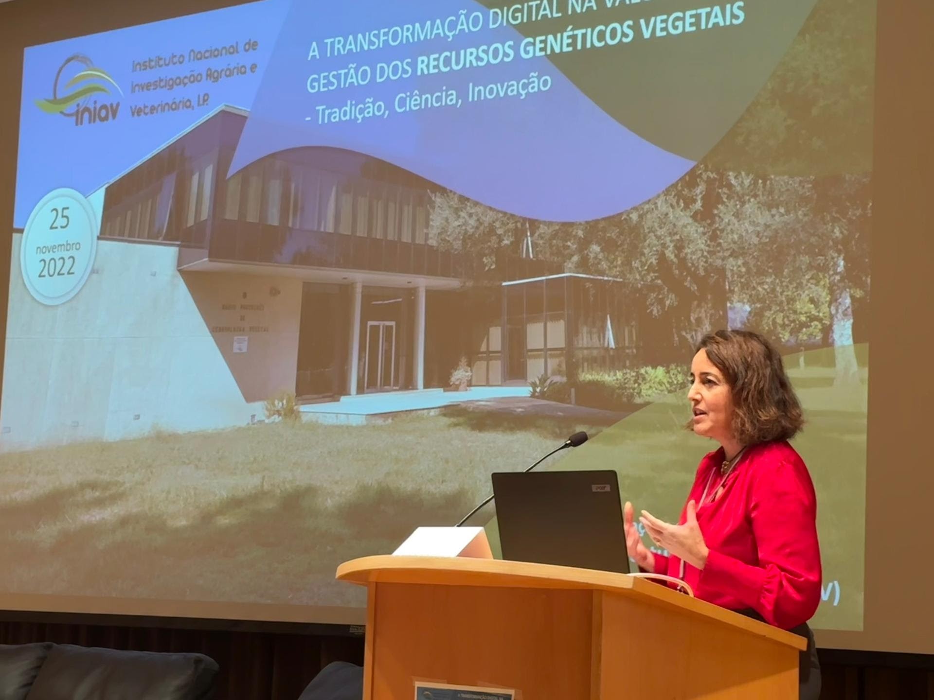 Perda de diversidade genética preocupa Isabel Estrada Carvalhais
