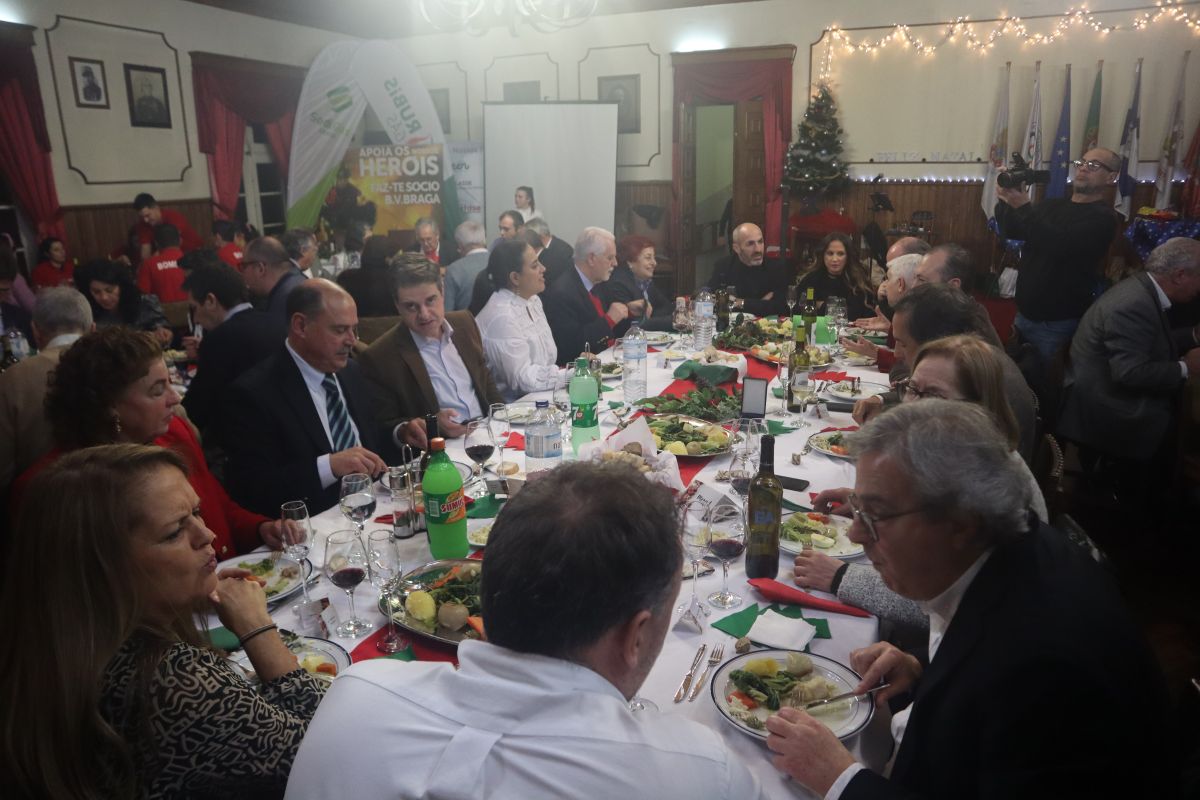 Jantar de Natal dos Voluntários de Braga marcado por otimismo, homenagem e alegria