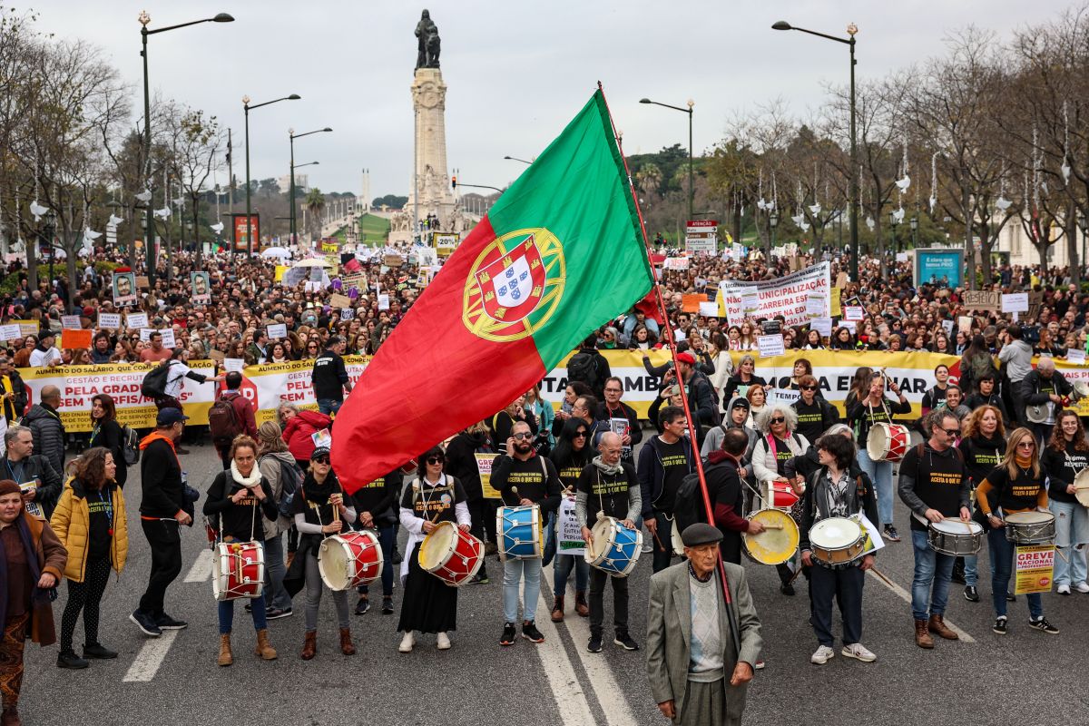Manifestação pela escola pública junta 100 mil pessoas em Lisboa