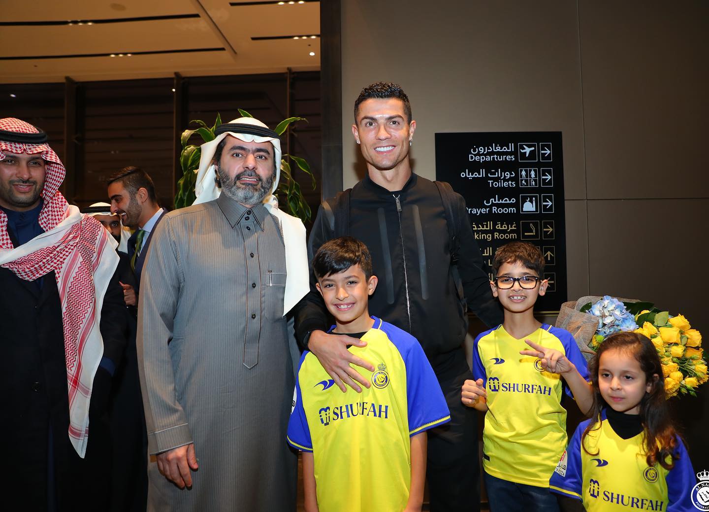 Milhares de adeptos saúdam Cristiano Ronaldo na apresentação no Al Nassr