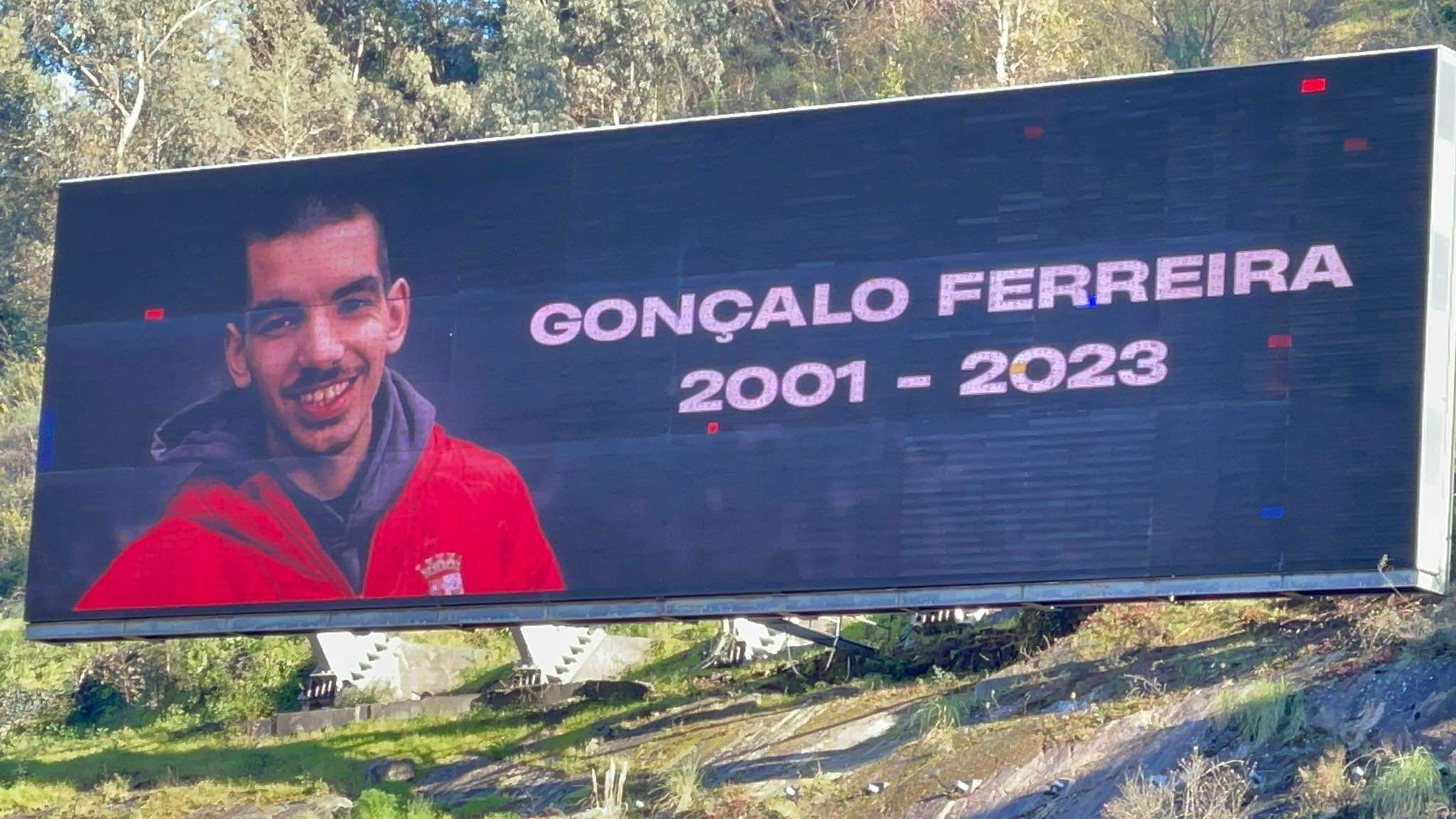 SC Braga homenageia jovem adepto depois de pedido do irmão