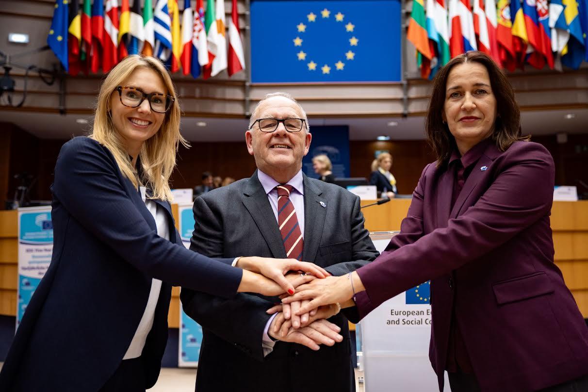 CESE quer pôr a sociedade civil «no coração da Europa»