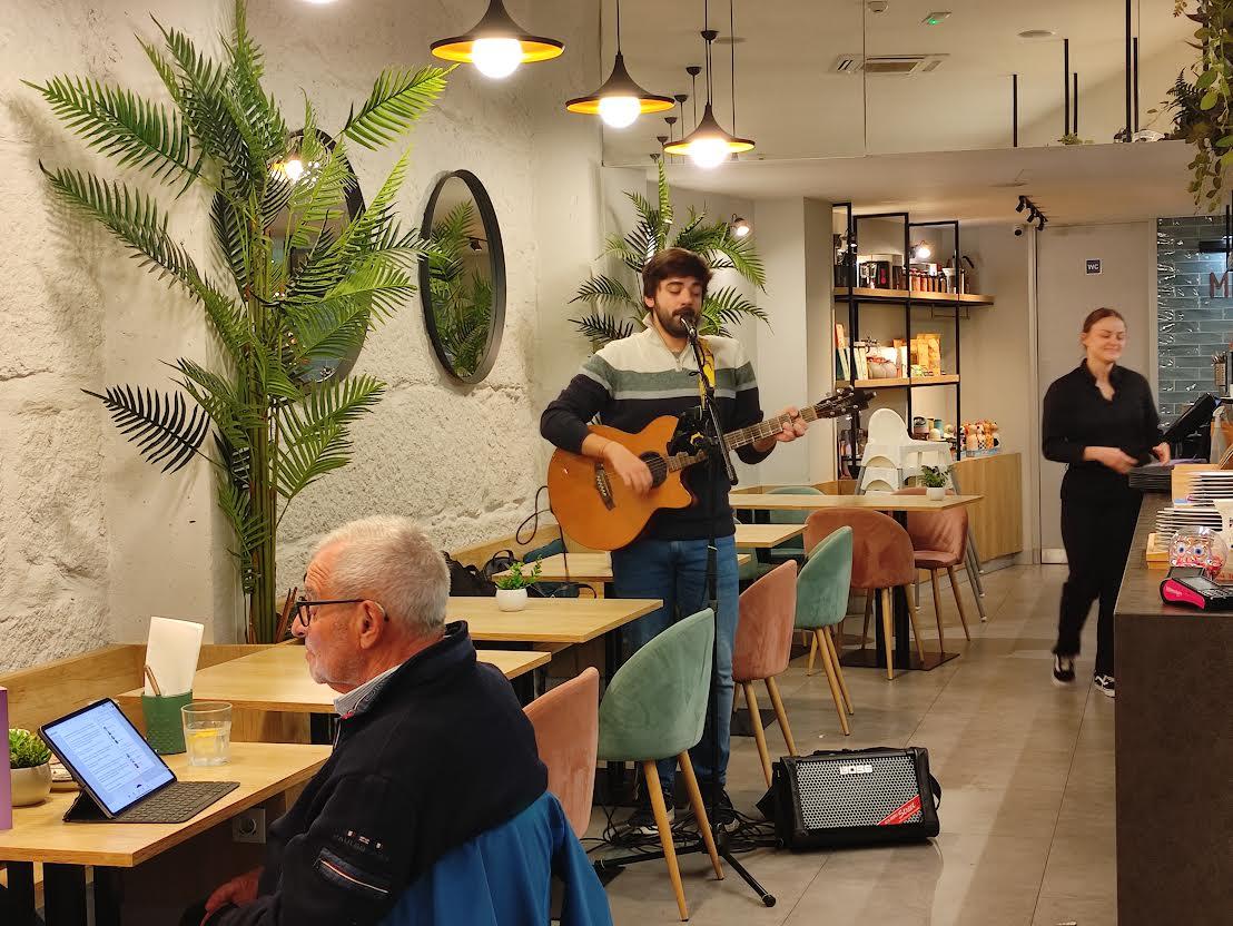 ‘Café Concerto’ levou música a vários estabelecimentos