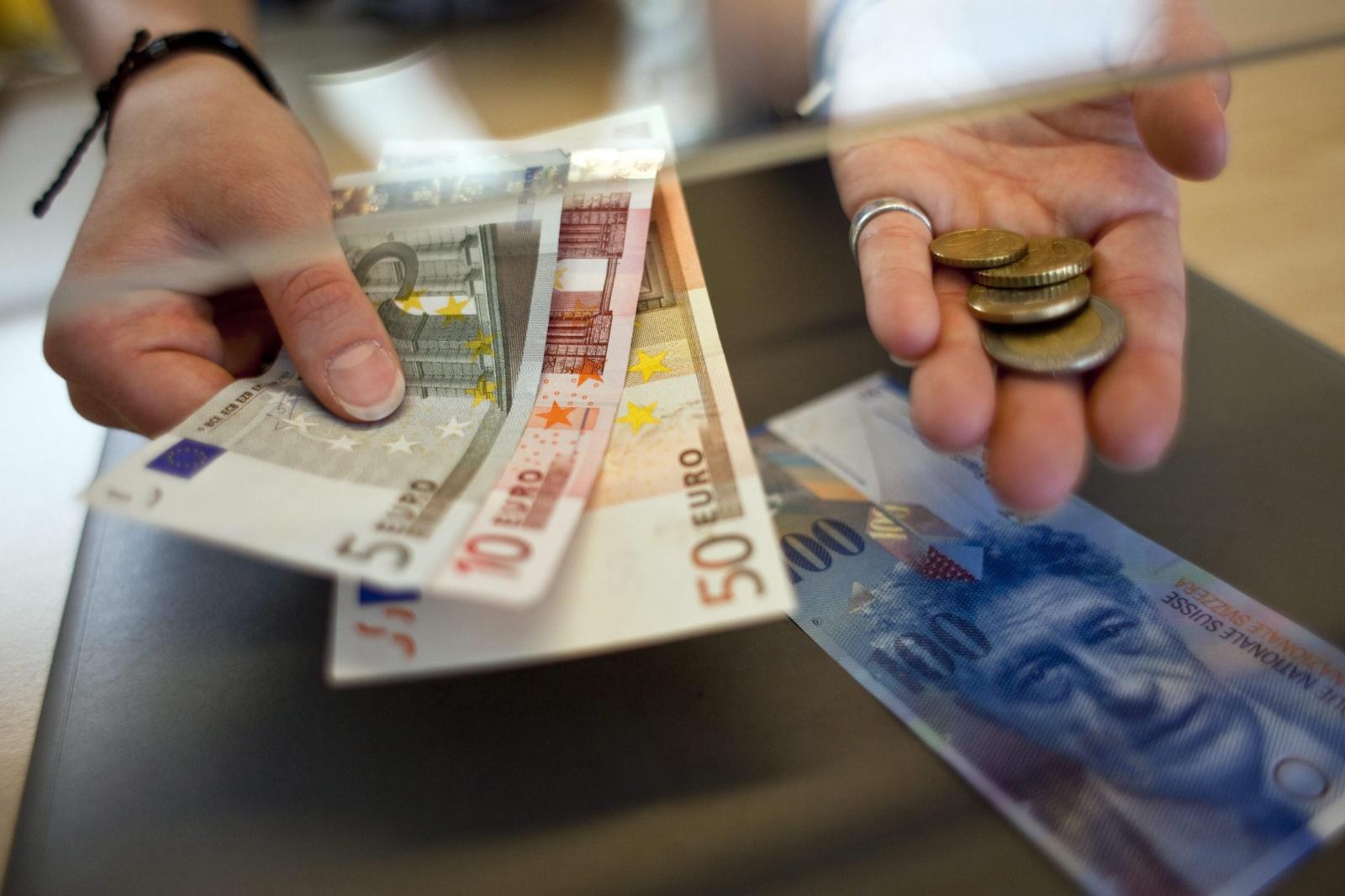 Juro dos novos depósitos de particulares sobe em maio para 1,26% mas continua dos mais baixos do euro