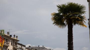 Tempo. Nuvens voltam a pintar o céu e há possibilidade de chuvisco