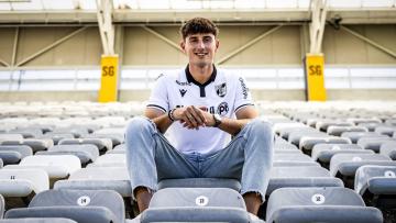 Vitória SC inclui defesa Óscar Rivas e retira Marco Cruz na lista da UEFA