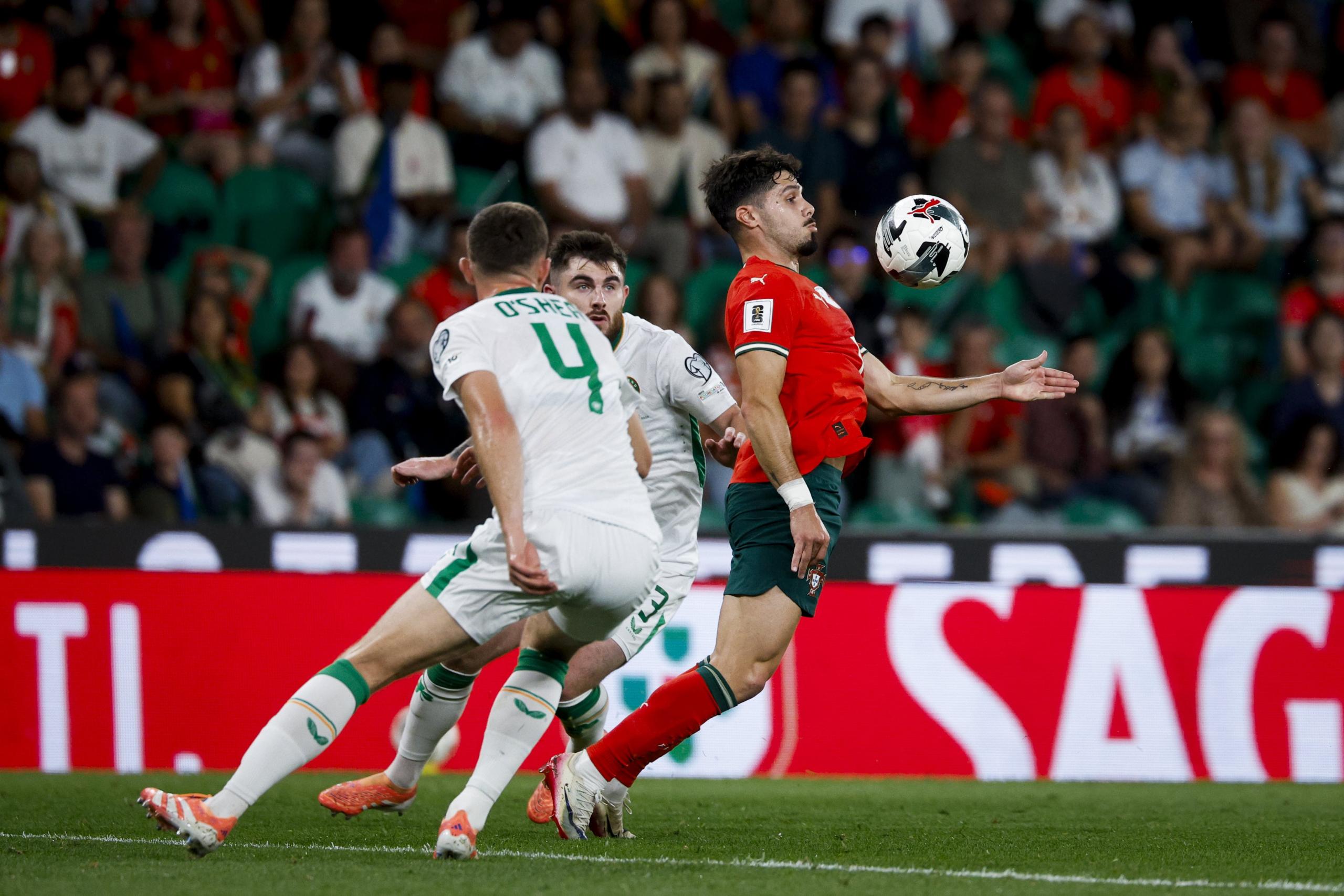 Portugal bate Irlanda nos descontos e fica mais perto do apuramento